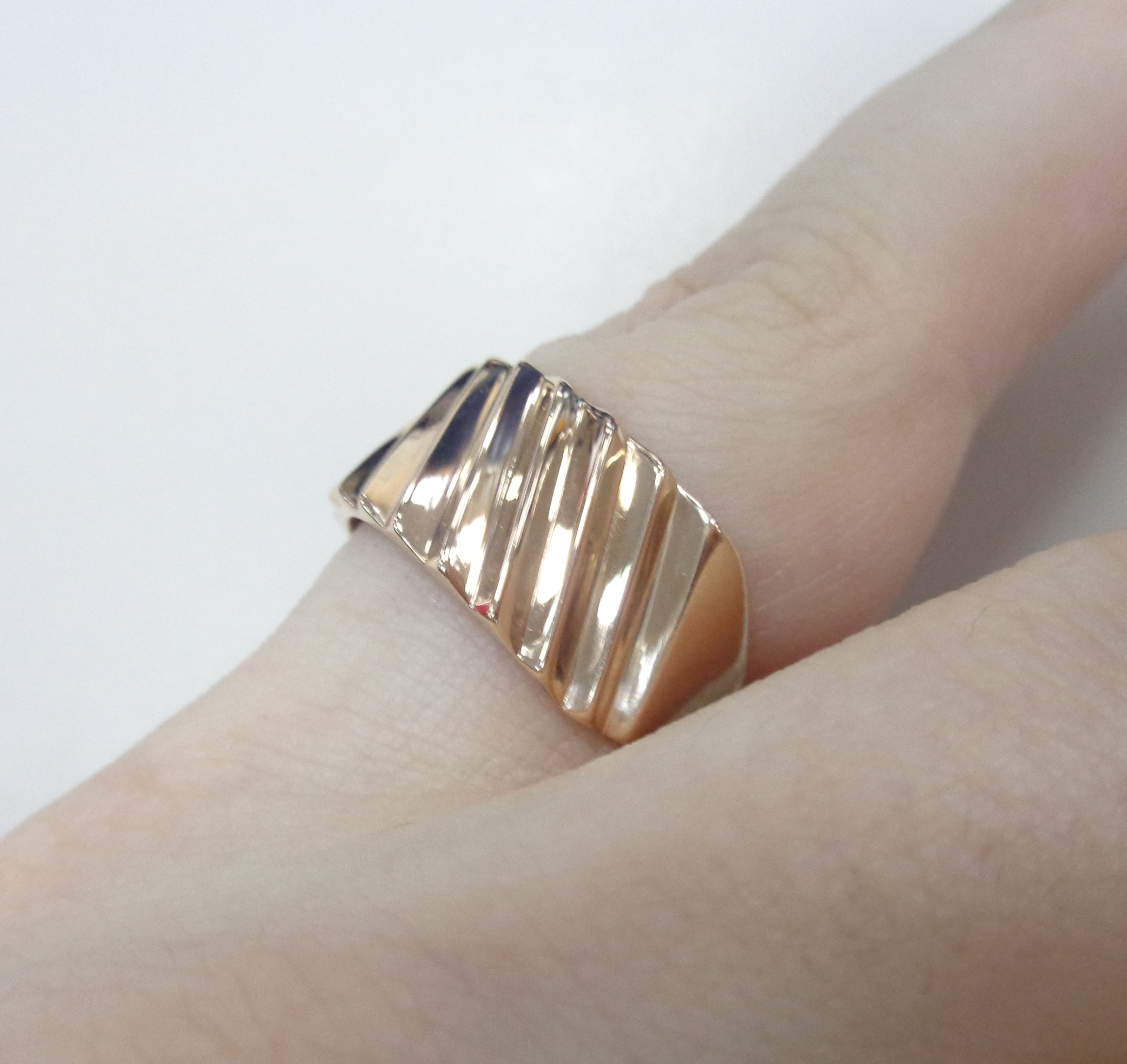 Кольцо из золота